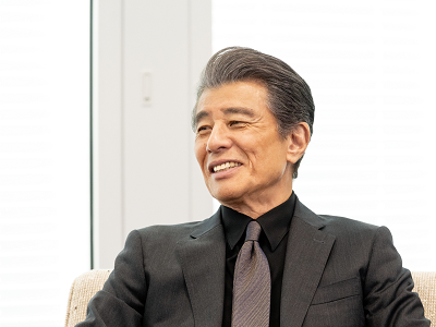 対談中の舘さんの様子