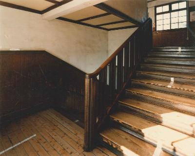 分校時代の木造階段の写真