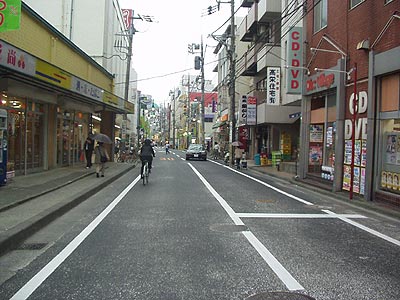 中山商店街に整備されたすず風舗装の画像