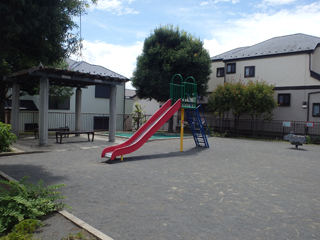 青砥第四公園の滑り台