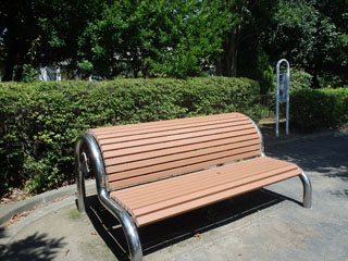 白山西台公園の健康器具ベンチ