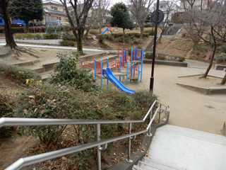 白山町第一公園の遊具