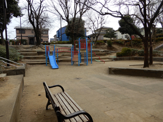 白山町第一公園の遊具2