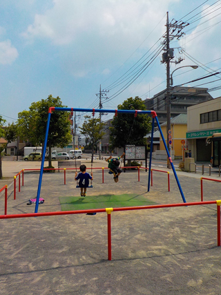 白山一丁目第二公園のブランコ