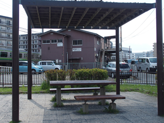 白山一丁目公園のデッキ