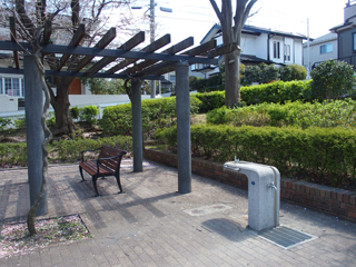 白山町第二公園のベンチ
