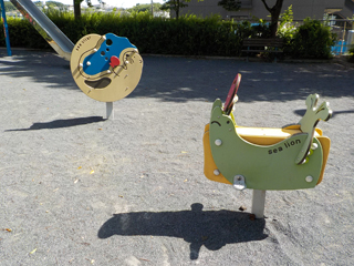東本郷六丁目第三公園の遊具