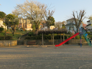 東本郷第二公園の遊具