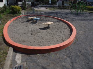 東本郷第五公園の砂場