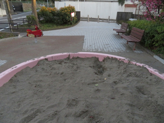 東本郷第六公園　砂場から