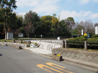 東本郷台公園の出入口2