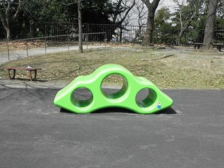 東本郷台公園のえんどう豆のような遊具