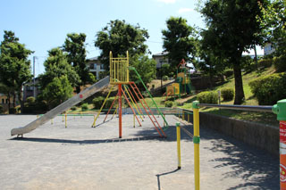 いぶき野第四公園の滑り台