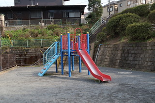 鴨居公園の滑り台