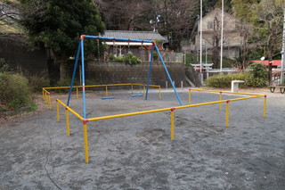 鴨居公園のブランコ