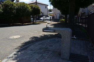 鴨居第二公園の水飲み場