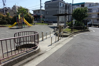 鴨居四丁目公園のグラウンド