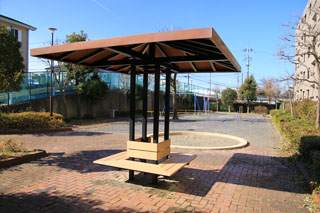北八朔榎谷戸公園のベンチ