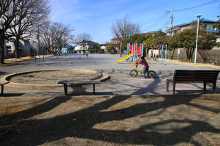 北八朔第二公園の広場