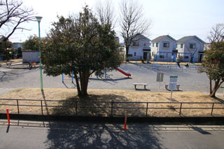 北八朔第二公園の外観から見た広場