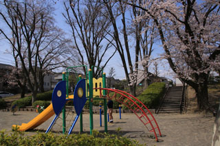 こざか第一公園の滑り台