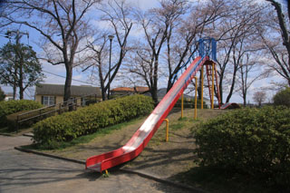 こざか第二公園の滑り台