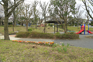 鉄谷公園の休憩所
