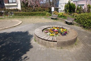 三保中通公園の花壇