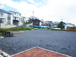 三保中通第二公園の広場