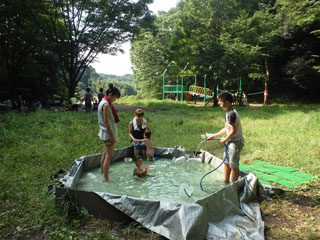 三保念珠坂公園で水遊び