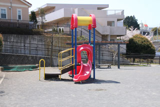 三保大上第三公園の滑り台
