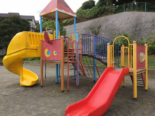 三保杉澤公園の滑り台