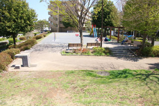 三保天神前久保公園の広場全体