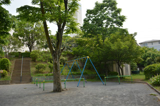 南長津田公園のブランコ