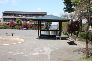 森の台信濃谷公園の休憩所