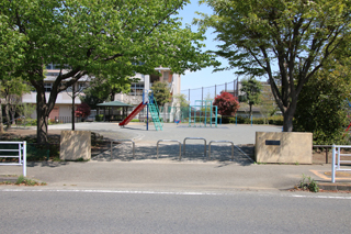 森の台信濃谷公園の出入口