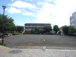 森の台信濃谷公園のグラウンド