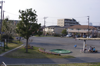 長津田宮ノ前第二公園の広場