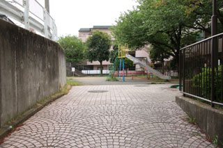 中山御嶽前公園の出入口