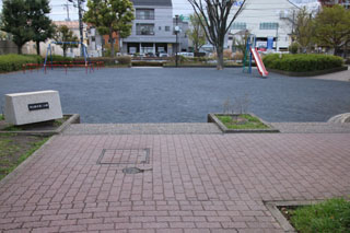 中山駅北第三公園の広場