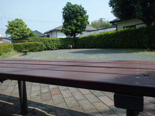 西八朔第一公園のベンチ