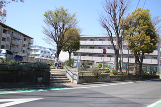 落合公園の出入口