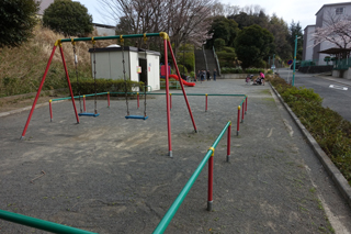 竹山二丁目公園のブランコ