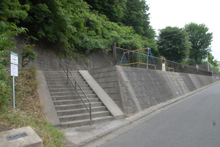 寺山町公園の出入口