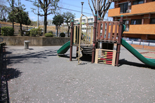 寺山町第三公園の滑り台