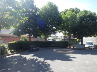 寺山町第四公園の広場2
