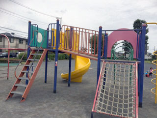 十日市場やまざくら公園の滑り台