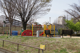 十日市場象ケ谷公園の遊具
