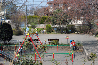 東向地公園のブランコ