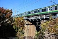 写真クリックで横浜線の岩川橋梁の説明へ